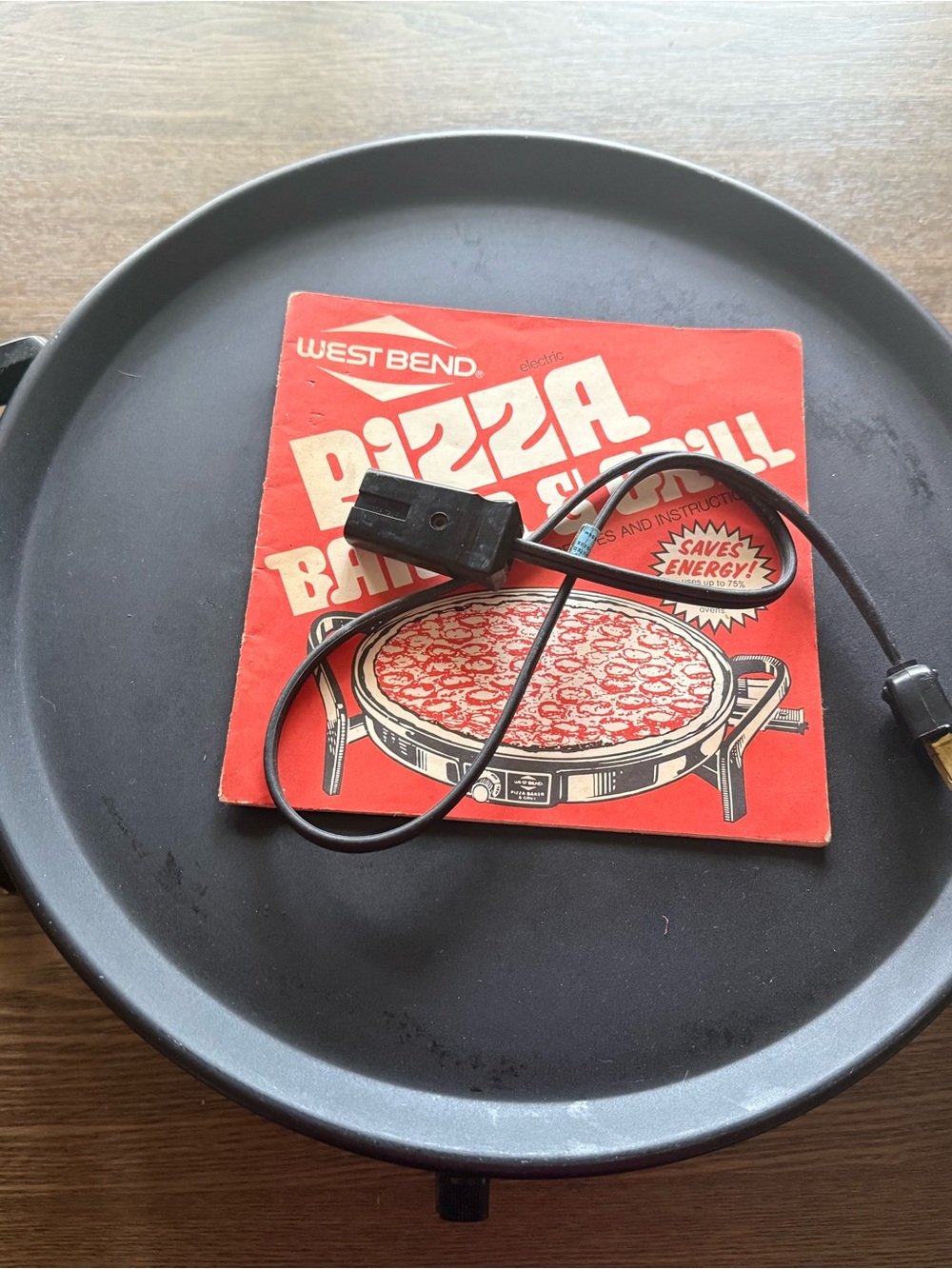 West Bend Electric Pizza Baker - Red Vintage 1978